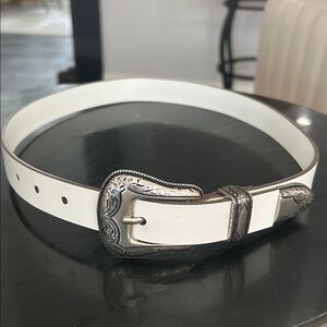 NWOT White Leather Belt with metal buckle size small
